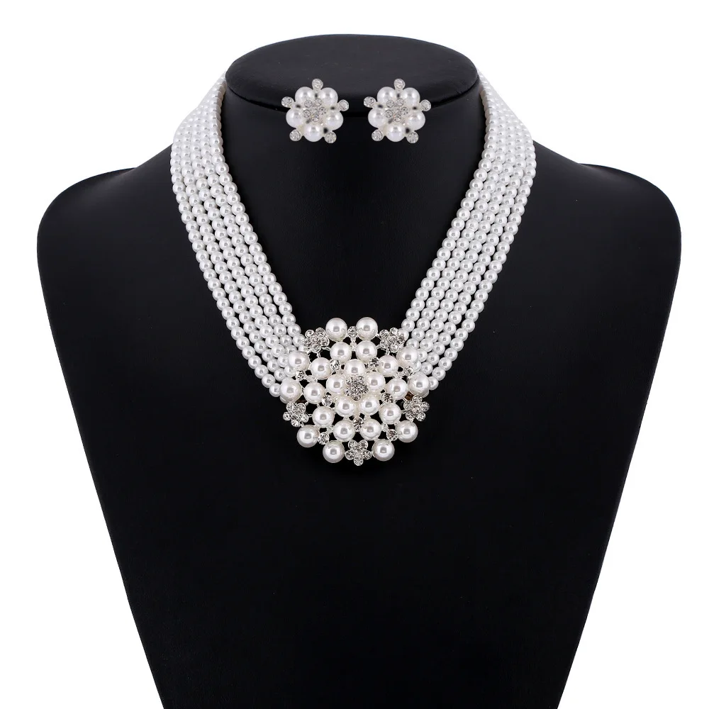أودري بيرن قلادة اللؤلؤ والإسو - مراجعة Women'S Accessories In The 1950S وسعره
