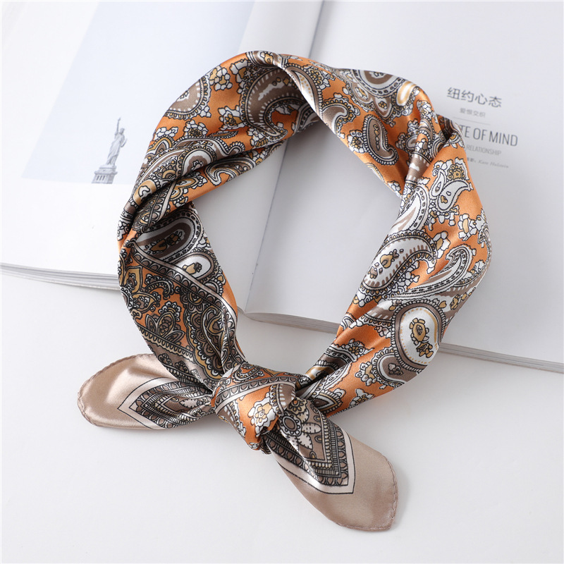 وشاح حريري فاخر مربع الشكل بطو - مراجعة Silk Scarf Square وسعره